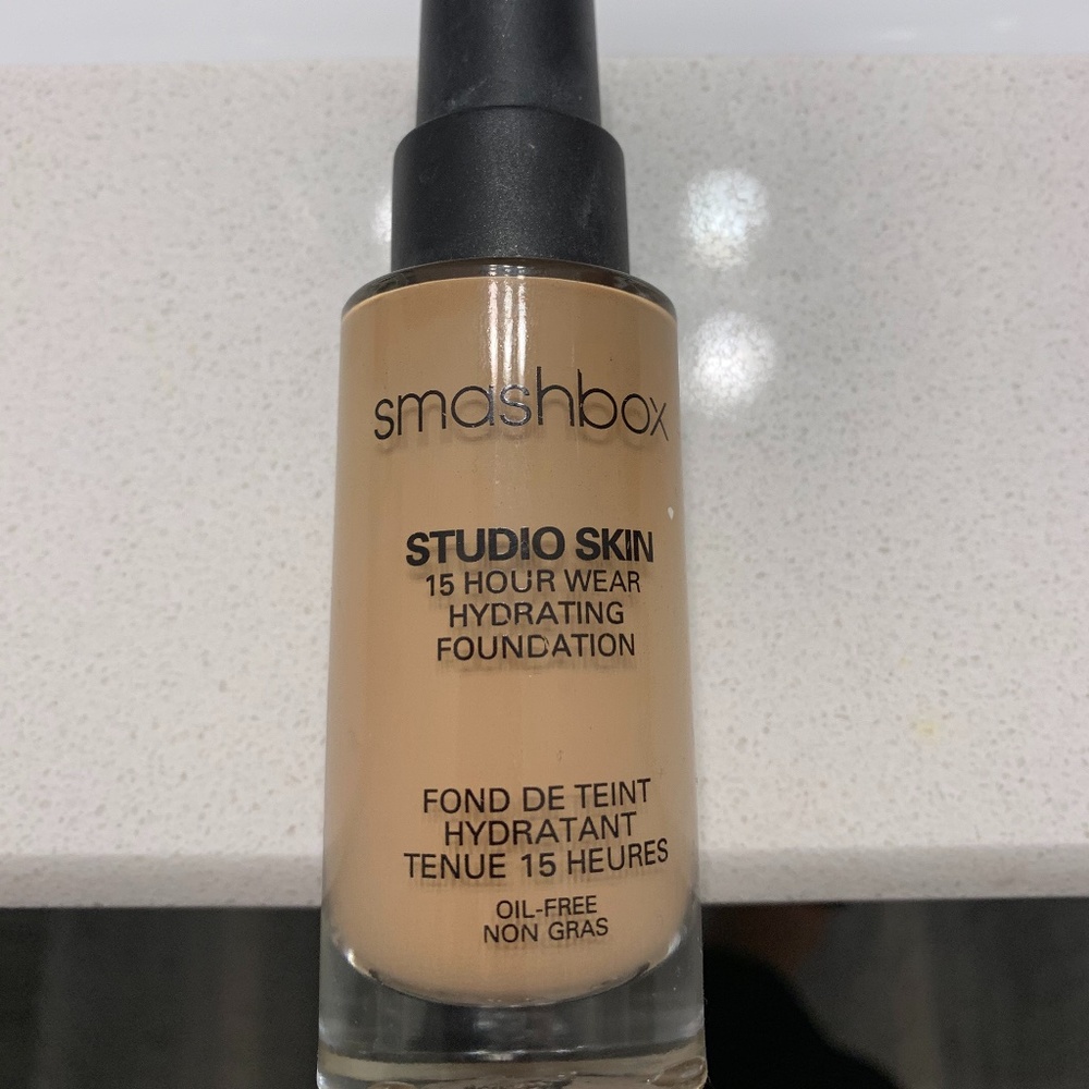 Smashbox 15 hr Foundation